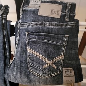 Buckle BKE Tyler Straight Leg Jeans